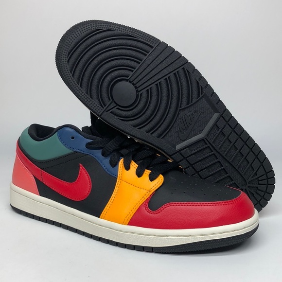Women’s Nike Air Jordan 1 Low SE Sneakers (DN3739-060)